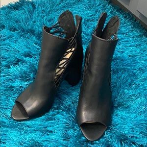 Jessica Simpson thick heel